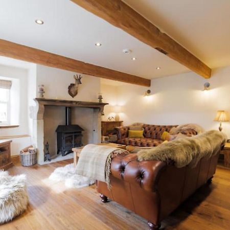 5 Star Cottage On The Green With Log Burner - Dog Friendly Austwick Dış mekan fotoğraf