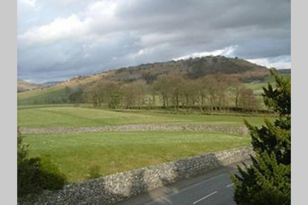 5 Star Cottage On The Green With Log Burner - Dog Friendly Austwick Dış mekan fotoğraf