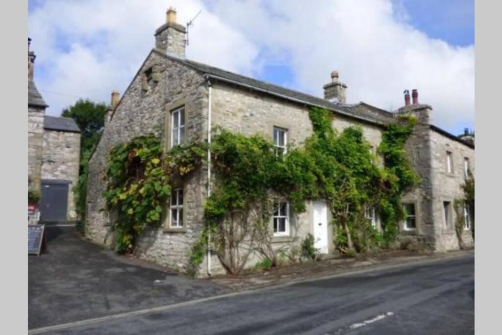 5 Star Cottage On The Green With Log Burner - Dog Friendly Austwick Dış mekan fotoğraf