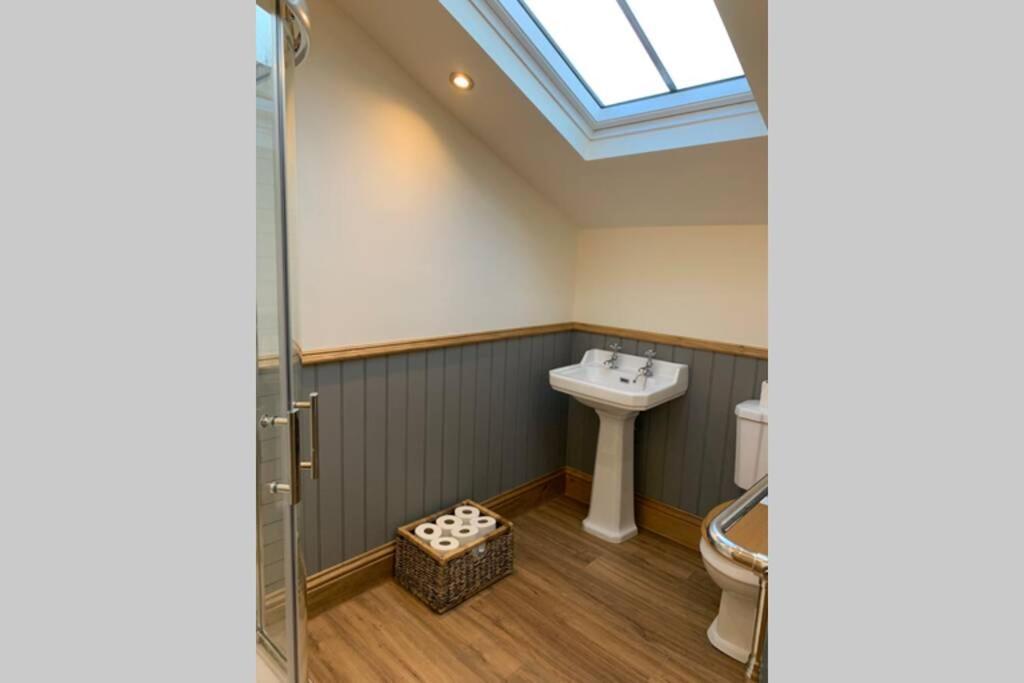 5 Star Cottage On The Green With Log Burner - Dog Friendly Austwick Dış mekan fotoğraf