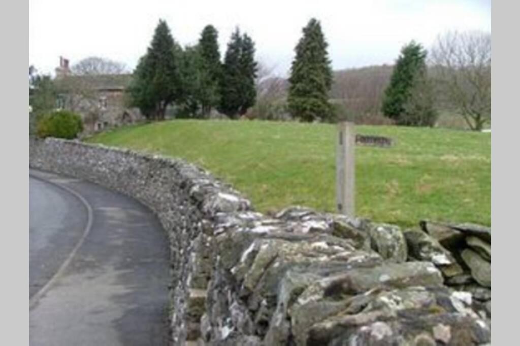 5 Star Cottage On The Green With Log Burner - Dog Friendly Austwick Dış mekan fotoğraf