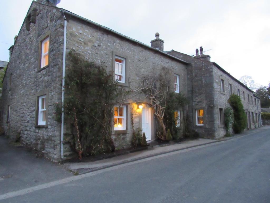 5 Star Cottage On The Green With Log Burner - Dog Friendly Austwick Dış mekan fotoğraf