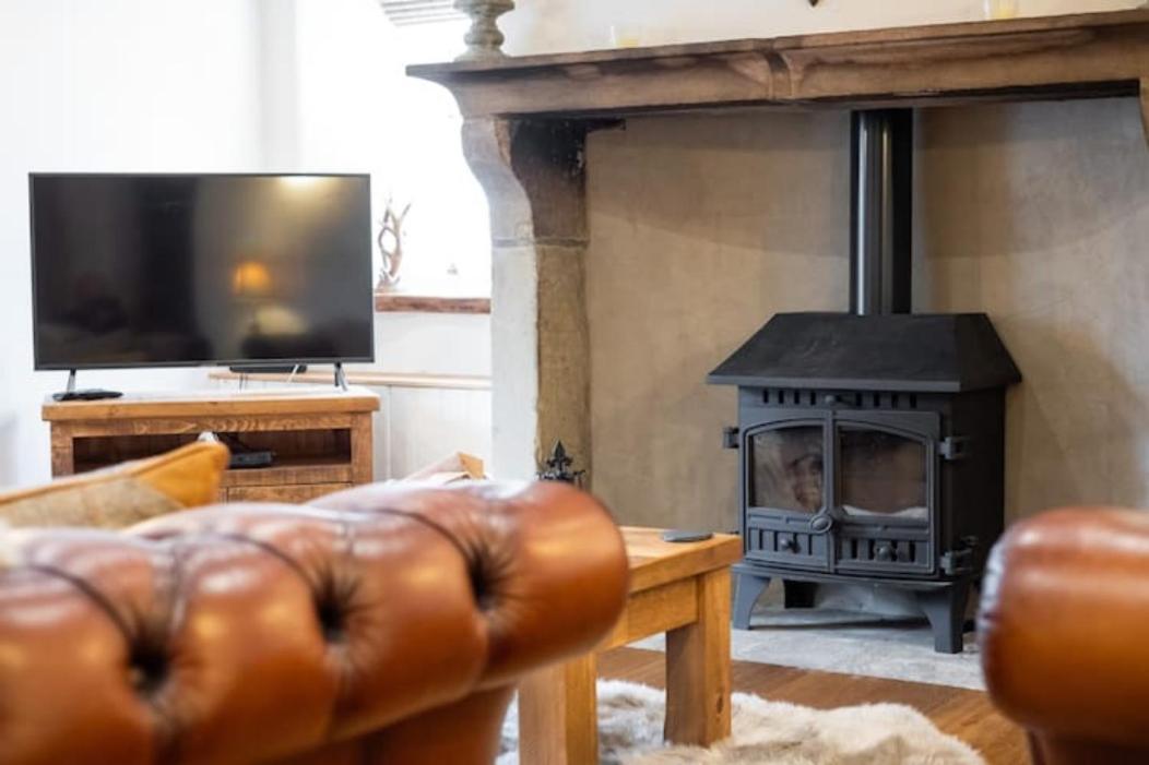 5 Star Cottage On The Green With Log Burner - Dog Friendly Austwick Dış mekan fotoğraf