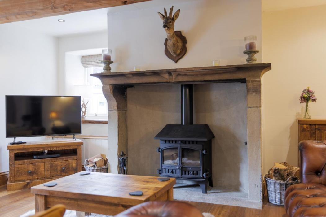 5 Star Cottage On The Green With Log Burner - Dog Friendly Austwick Dış mekan fotoğraf