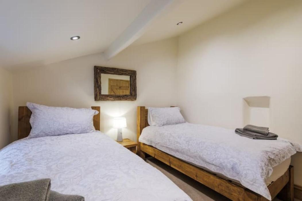 5 Star Cottage On The Green With Log Burner - Dog Friendly Austwick Dış mekan fotoğraf