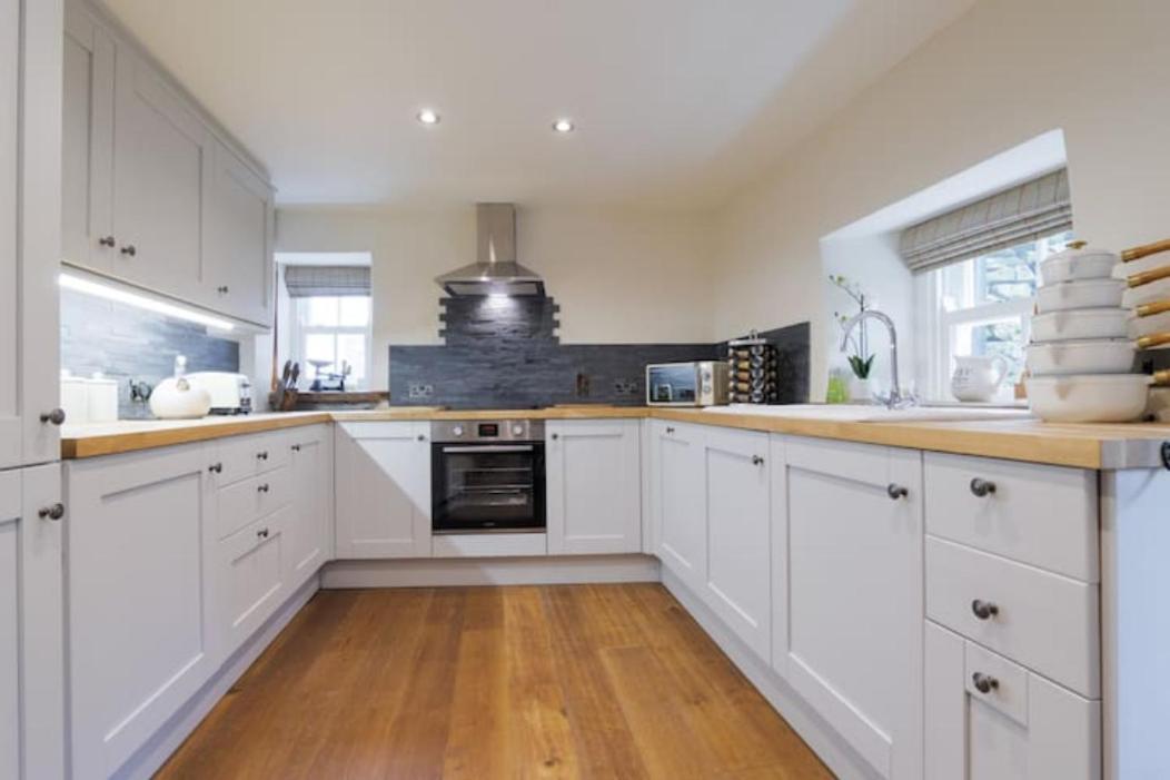 5 Star Cottage On The Green With Log Burner - Dog Friendly Austwick Dış mekan fotoğraf
