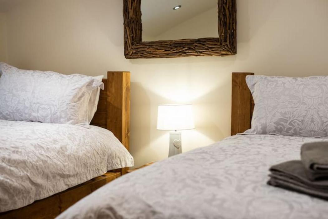 5 Star Cottage On The Green With Log Burner - Dog Friendly Austwick Dış mekan fotoğraf