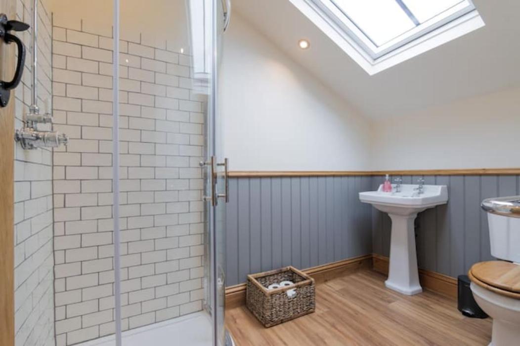 5 Star Cottage On The Green With Log Burner - Dog Friendly Austwick Dış mekan fotoğraf